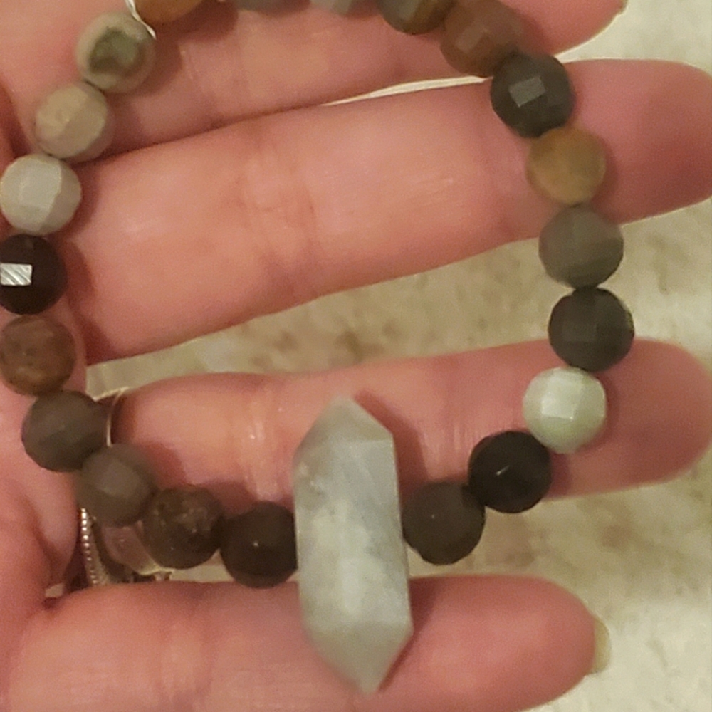 Stretch quartz bracelet